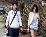 Selena le canta a Nick Jonas